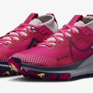 Nike React Pegasus Trail 4 Gore-Tex Womens Size 9 Pink Violet Purple